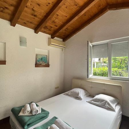 Ksenia Guesthouse Apartments And Studios Budva Exterior foto