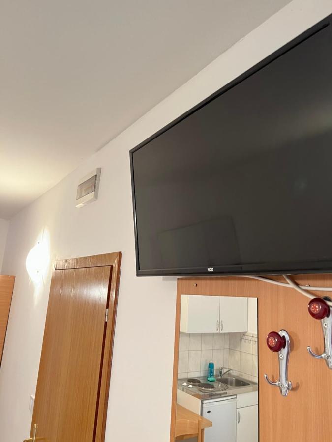 Ksenia Guesthouse Apartments And Studios Budva Exterior foto