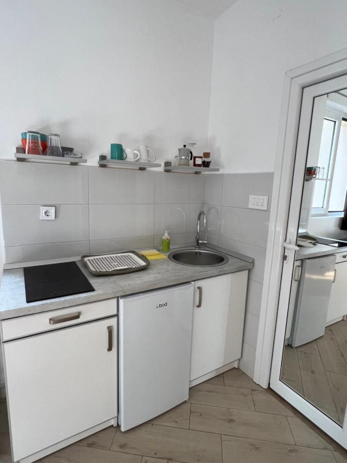 Ksenia Guesthouse Apartments And Studios Budva Exterior foto
