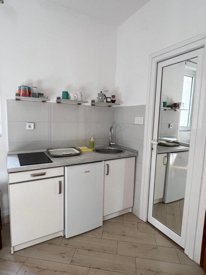Ksenia Guesthouse Apartments And Studios Budva Exterior foto