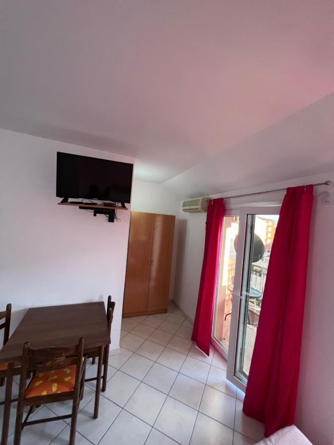 Ksenia Guesthouse Apartments And Studios Budva Exterior foto