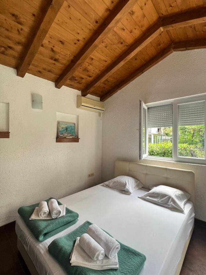Ksenia Guesthouse Apartments And Studios Budva Exterior foto