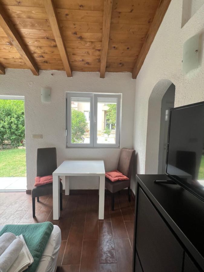 Ksenia Guesthouse Apartments And Studios Budva Exterior foto