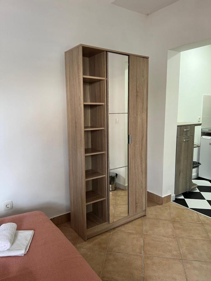 Ksenia Guesthouse Apartments And Studios Budva Exterior foto